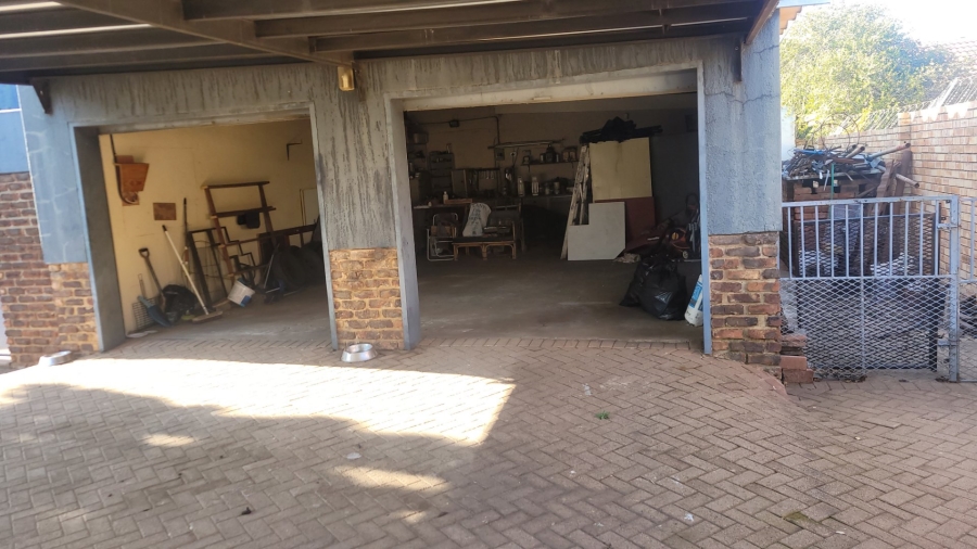 5 Bedroom Property for Sale in Wilkeville North West